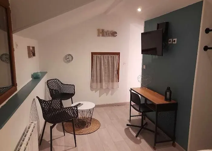 Petit Maison Villageoise